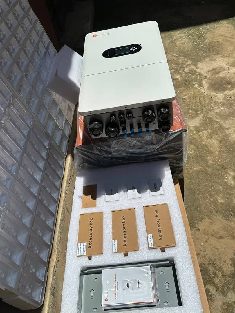 Felicity IVGM 20kVA three-phase inverter unpacked with its accessory boxes