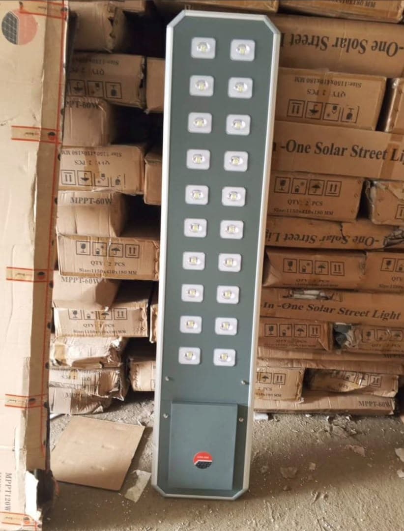 Putian all-in-one solar street light with 20 lamp heads