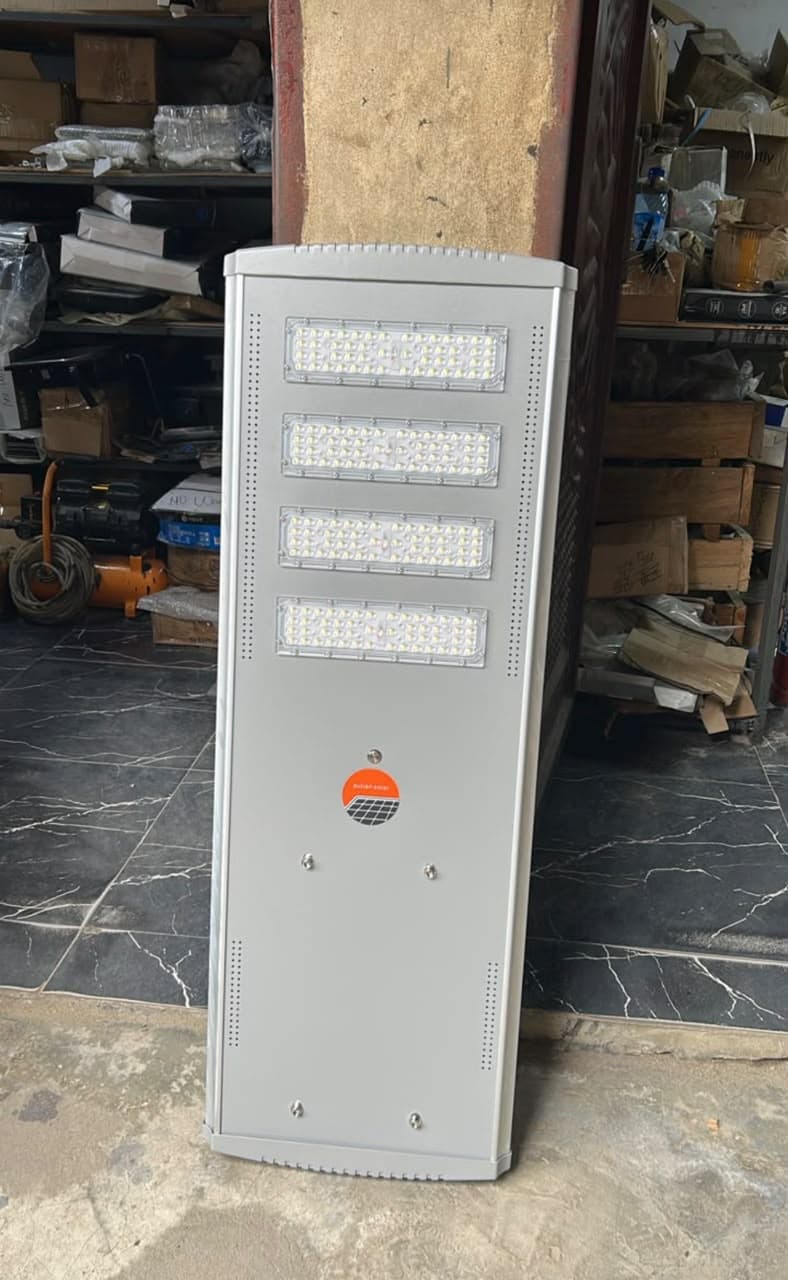 Putian 300W all-in-one solar street light with four LED panels