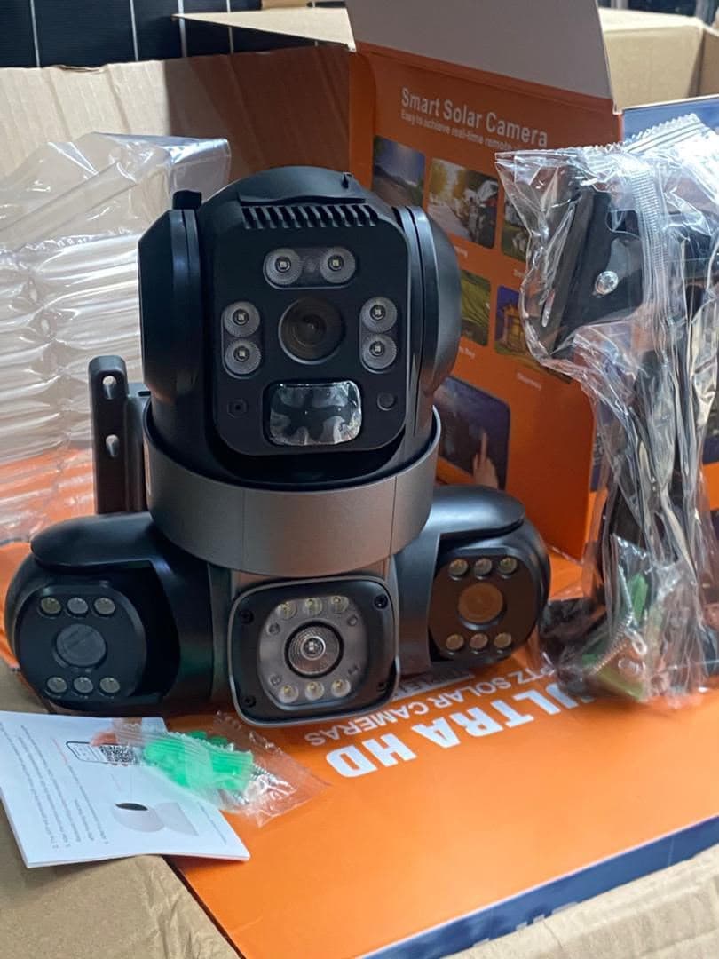 DAS Power smart solar security camera with its carton and fittings